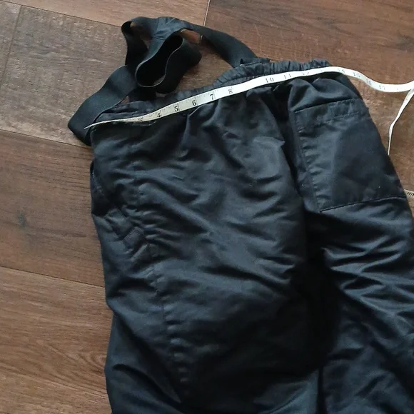 Snowpants - Picture 9 of 10